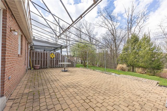 224 Country View Dr, Lower Burrell, PA 15068