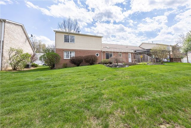 224 Country View Dr, Lower Burrell, PA 15068