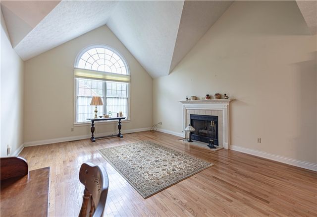 224 Country View Dr, Lower Burrell, PA 15068