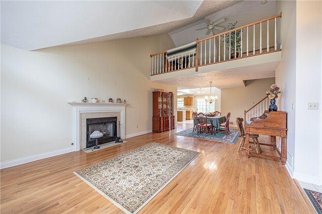 224 Country View Dr, Lower Burrell, PA 15068