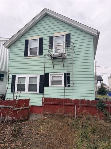 68 Cross St, Fall River, MA 02723