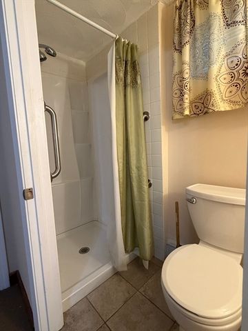 68 Cross St, Fall River, MA 02723