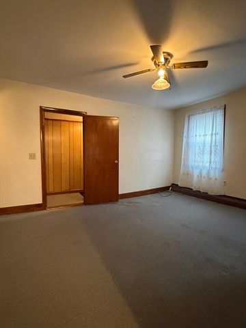 68 Cross St, Fall River, MA 02723