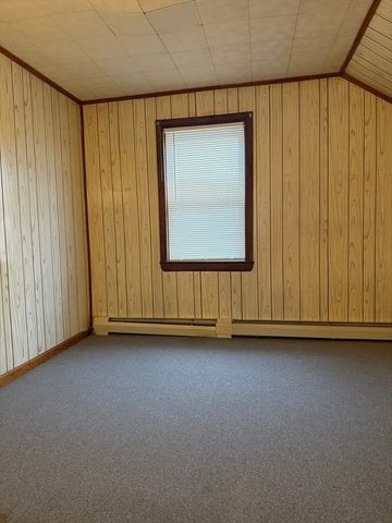 68 Cross St, Fall River, MA 02723