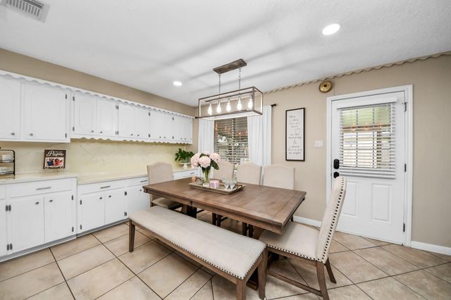613 Luella Ave, Deer Park, TX 77536
