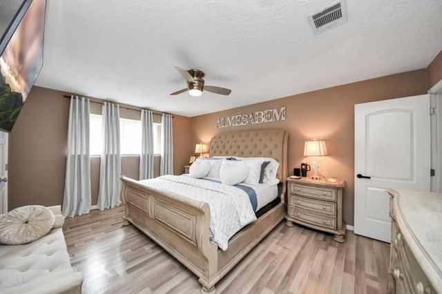 613 Luella Ave, Deer Park, TX 77536