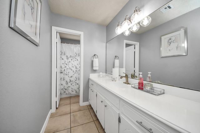 613 Luella Ave, Deer Park, TX 77536