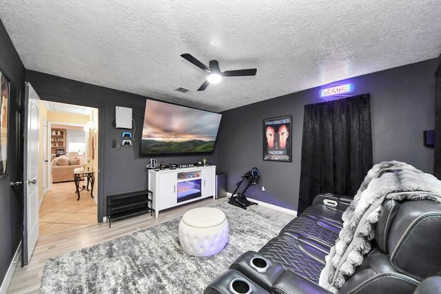 613 Luella Ave, Deer Park, TX 77536