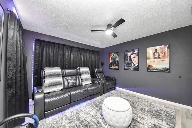 613 Luella Ave, Deer Park, TX 77536