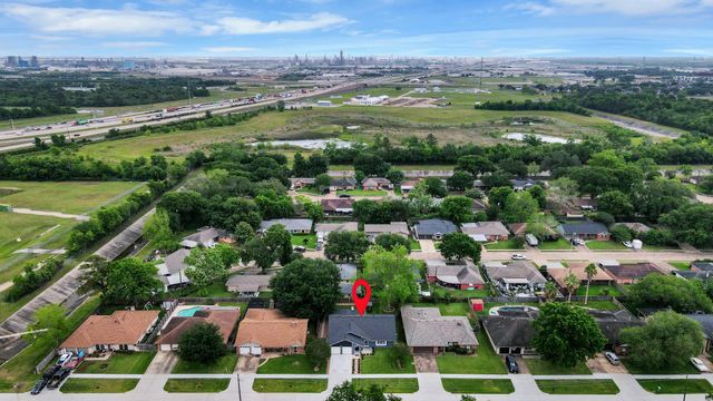 613 Luella Ave, Deer Park, TX 77536