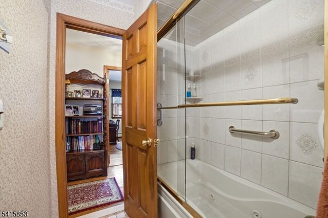 36 Page Dr, Oakland Boro, NJ 07436