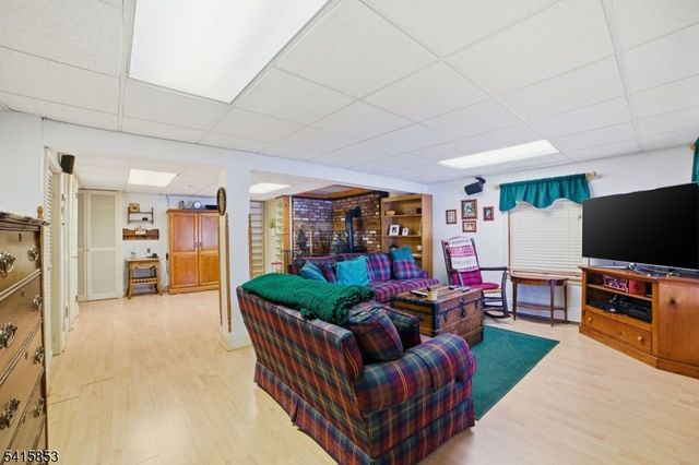 36 Page Dr, Oakland Boro, NJ 07436