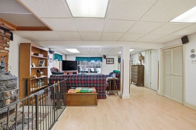 36 Page Dr, Oakland Boro, NJ 07436