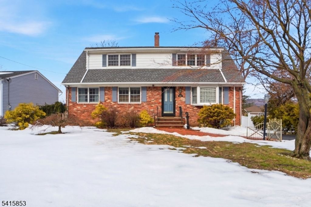 36 Page Dr, Oakland Boro, NJ 07436