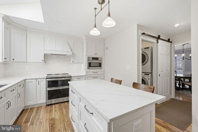 6321 BARSKY CT, Fairfax Station, VA 22039