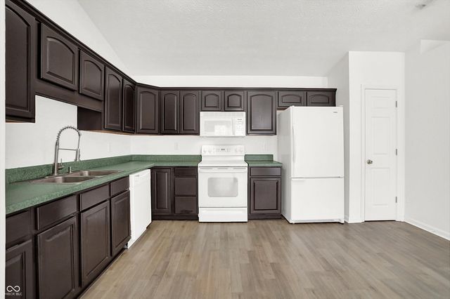 3939 Gray Pond Court, Indianapolis, IN 46237