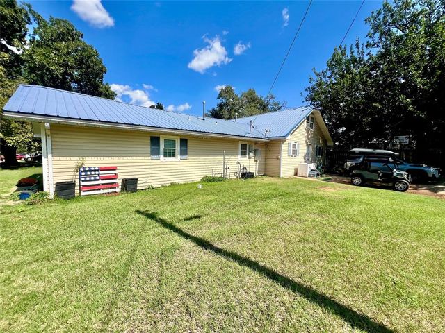 408 S 5th Street, Hammon, OK 73650