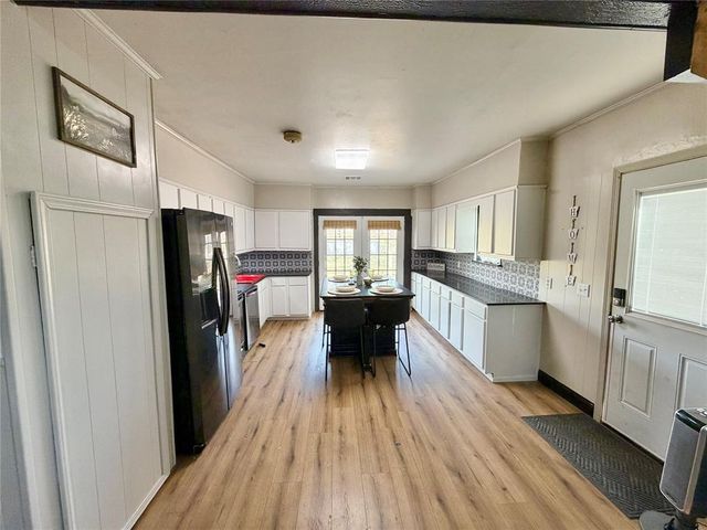 408 S 5th Street, Hammon, OK 73650