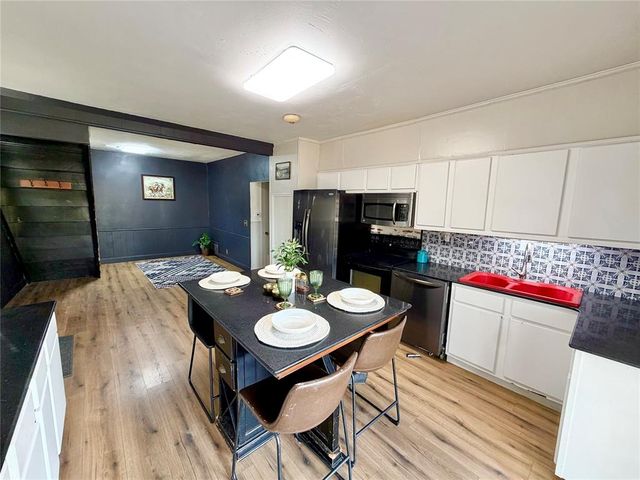 408 S 5th Street, Hammon, OK 73650