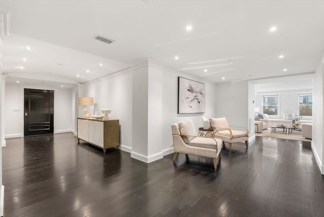 2 Commonwealth 9A, Boston, MA 02116