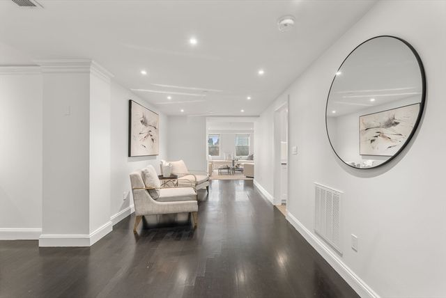 2 Commonwealth 9A, Boston, MA 02116