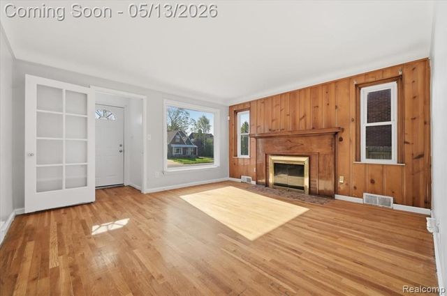 17377 Dresden Street, Detroit, MI 48205
