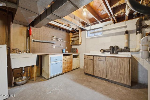 1 Victor Drive, Guilderland, NY 12203