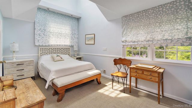 9 Ocame Avenue, Westhampton Beach, NY 11978