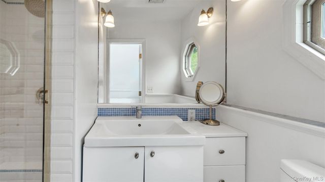 9 Ocame Avenue, Westhampton Beach, NY 11978