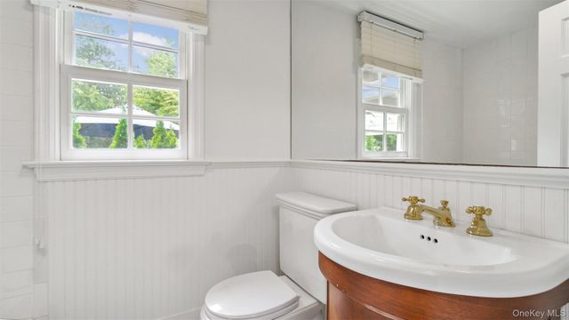 9 Ocame Avenue, Westhampton Beach, NY 11978