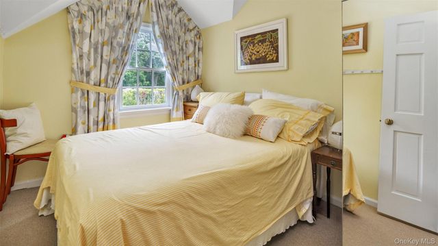 9 Ocame Avenue, Westhampton Beach, NY 11978