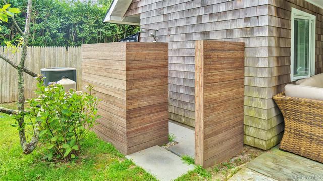 9 Ocame Avenue, Westhampton Beach, NY 11978