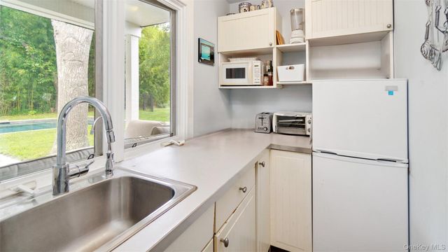 9 Ocame Avenue, Westhampton Beach, NY 11978