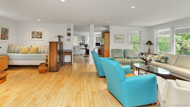 9 Ocame Avenue, Westhampton Beach, NY 11978