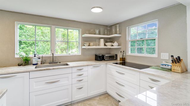 9 Ocame Avenue, Westhampton Beach, NY 11978