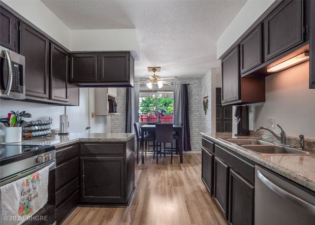 983 10th Avenue NW, Altoona, IA 50009