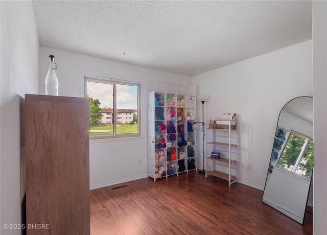 983 10th Avenue NW, Altoona, IA 50009