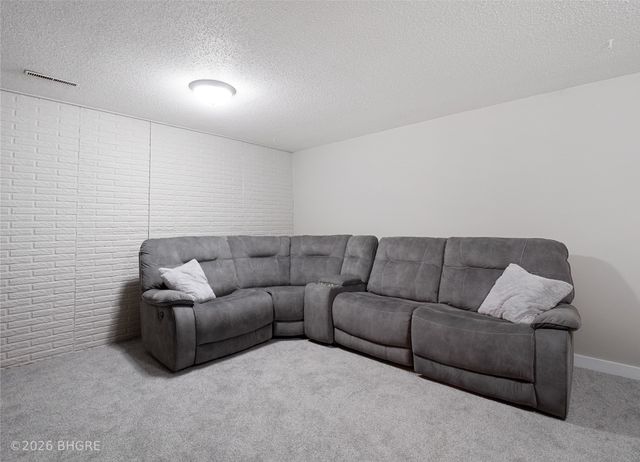 983 10th Avenue NW, Altoona, IA 50009