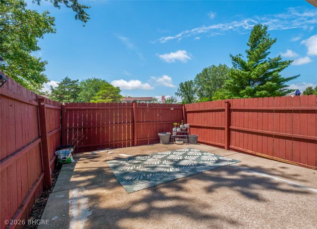 983 10th Avenue NW, Altoona, IA 50009