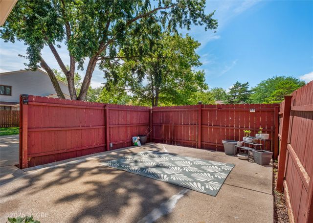 983 10th Avenue NW, Altoona, IA 50009