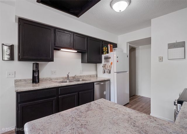 983 10th Avenue NW, Altoona, IA 50009