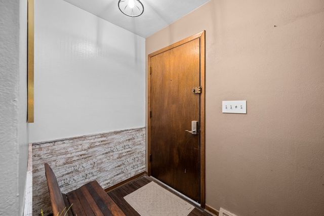 4131 Fillmore Lane, Davenport, IA 52806
