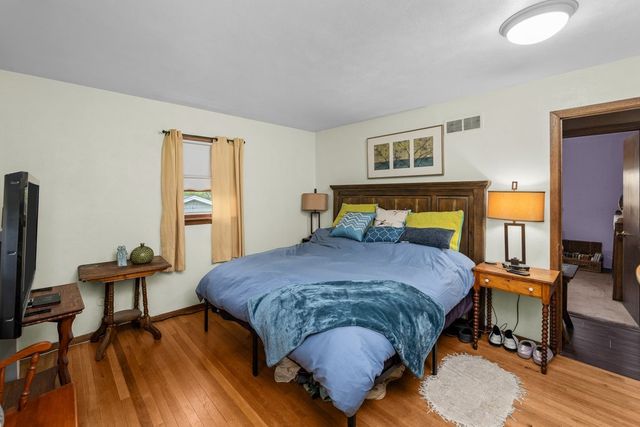 4131 Fillmore Lane, Davenport, IA 52806