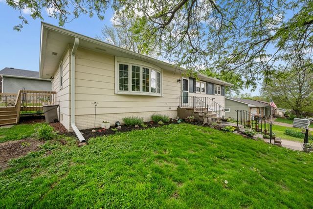 4131 Fillmore Lane, Davenport, IA 52806