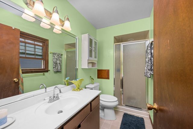 4131 Fillmore Lane, Davenport, IA 52806