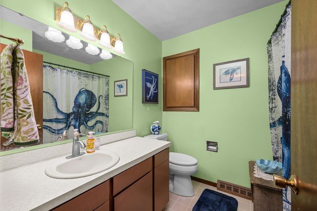 4131 Fillmore Lane, Davenport, IA 52806