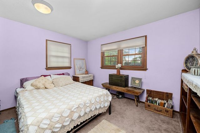 4131 Fillmore Lane, Davenport, IA 52806