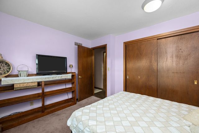 4131 Fillmore Lane, Davenport, IA 52806