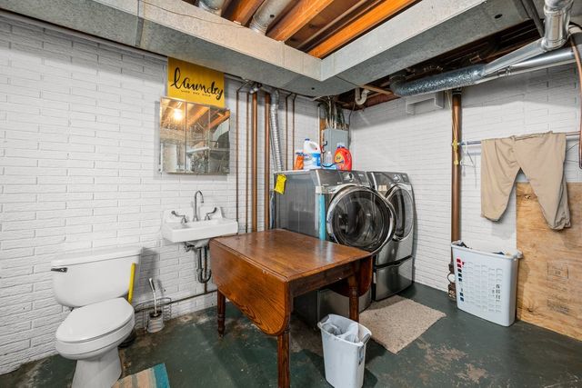 4131 Fillmore Lane, Davenport, IA 52806