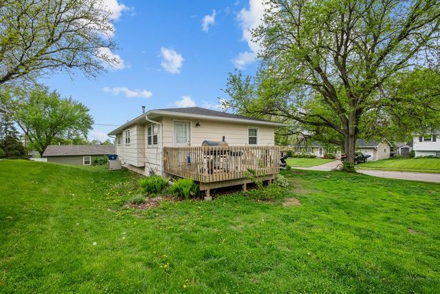 4131 Fillmore Lane, Davenport, IA 52806